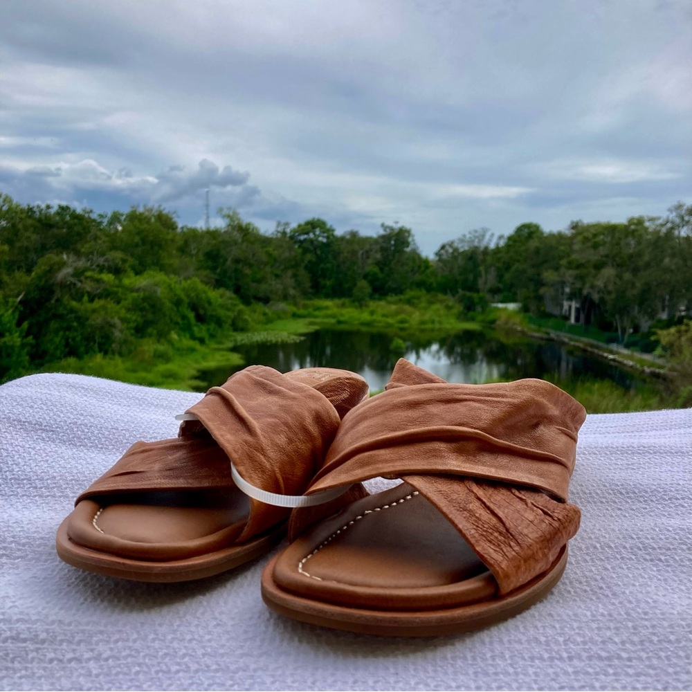 Sofft Tan Leather Slide Sandals SIZE:8 - Picture 3 of 11